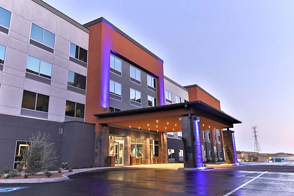 Holiday Inn Express And Suites Henderson South - Boulder City By IHG