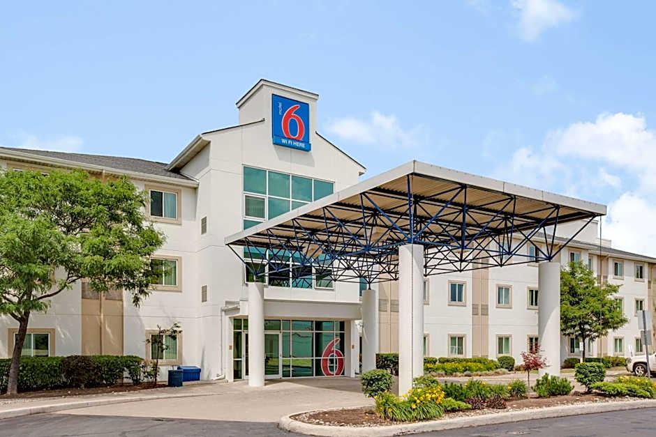 Motel 6-Brampton, ON - Toronto
