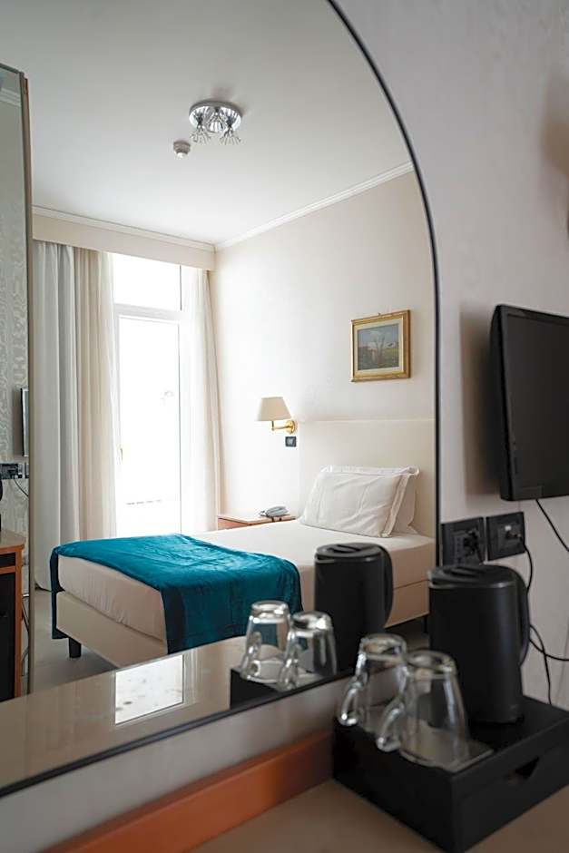Hotel Excelsior Bay