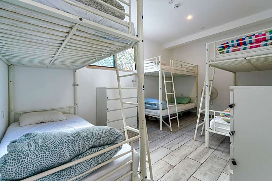 Blife Sun Hostel & Rooms