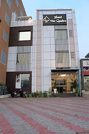 Hotel The Spades Zirakpur