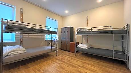 Bed in 6-Bed Dormitory Room (Male Only)