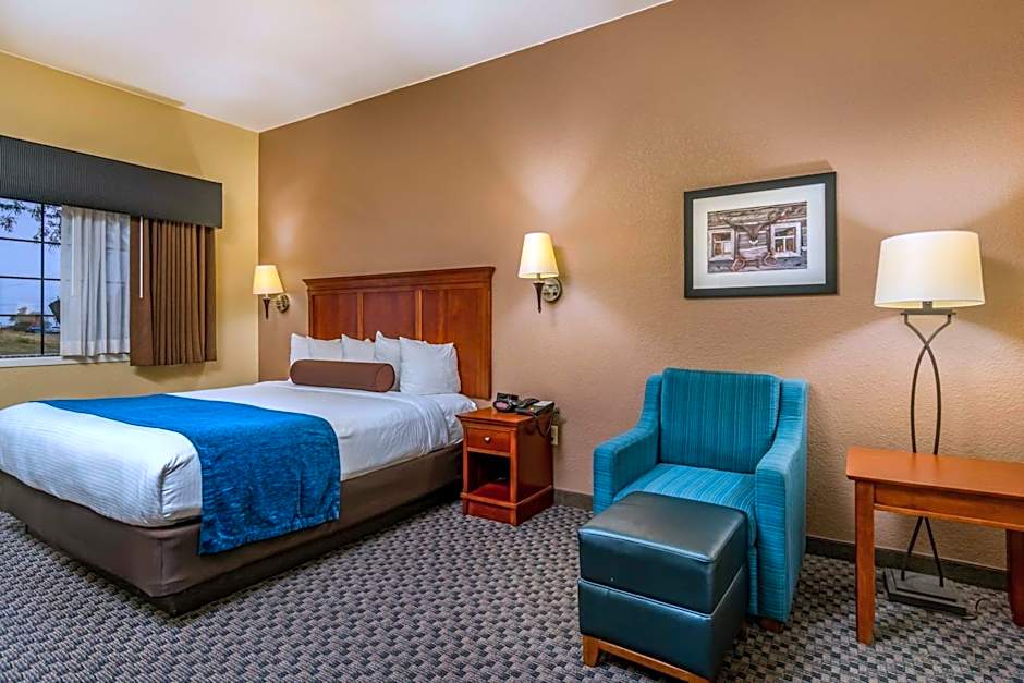 Best Western Plus Shamrock Inn & Suites