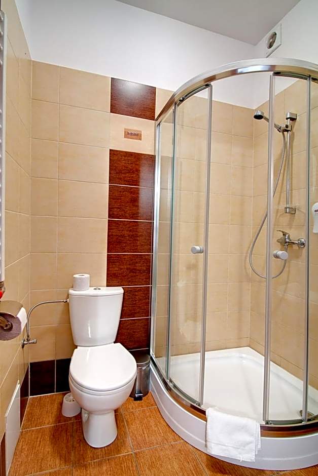 Centrum Restauracyjno-Hotelowe Florres