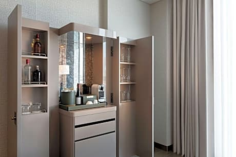 The Presidential Suite, 1 Bedroom Suite, 1 King, River View, Corner Room, High Floor