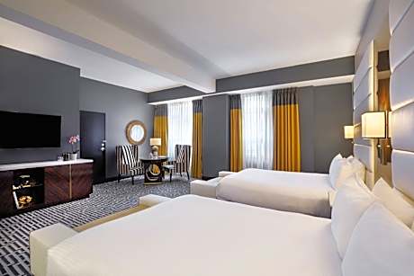 Guest room, 2 Queen, City view