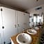 70's Hostel