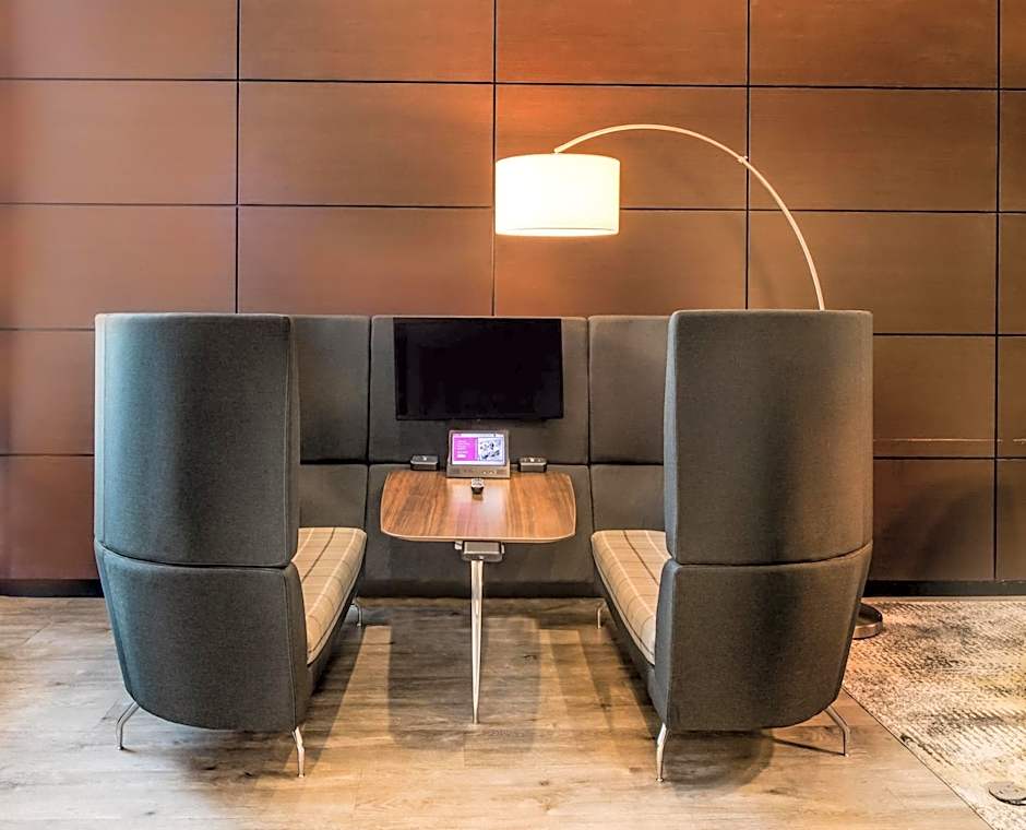 Crowne Plaza Milwaukee Airport by IHG