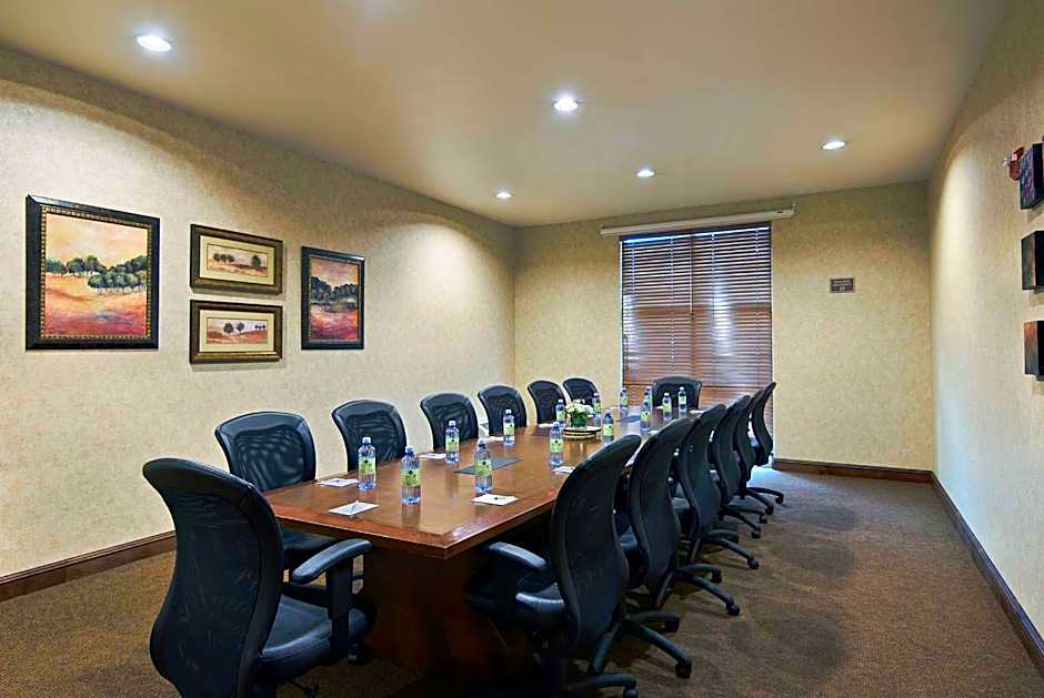 Oxford Suites Yakima