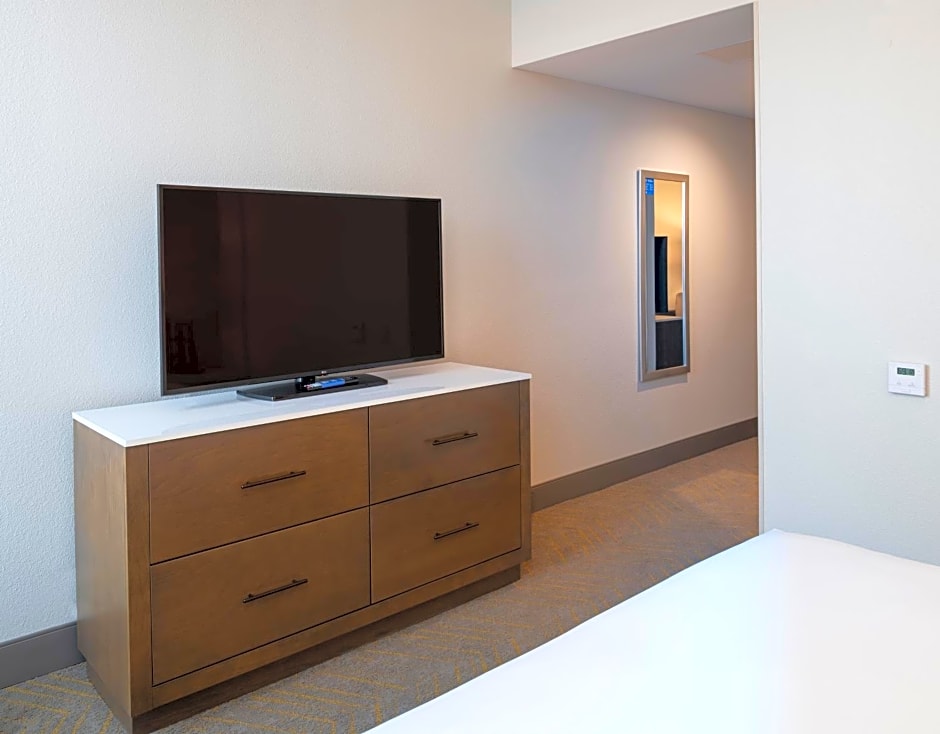 Doubletree By Hilton Madison East