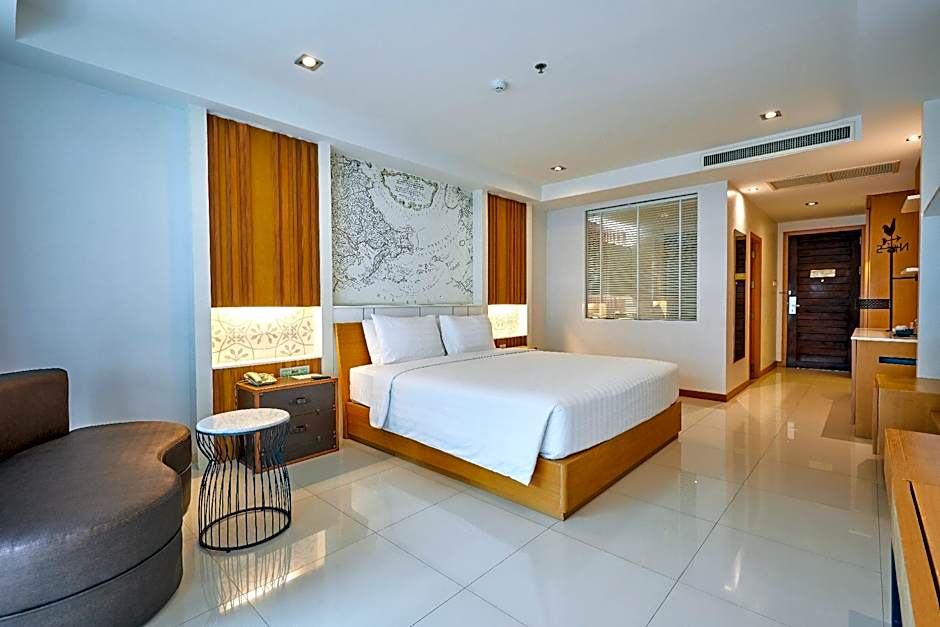 Photo 1 of 14 of Deluxe, High Floor