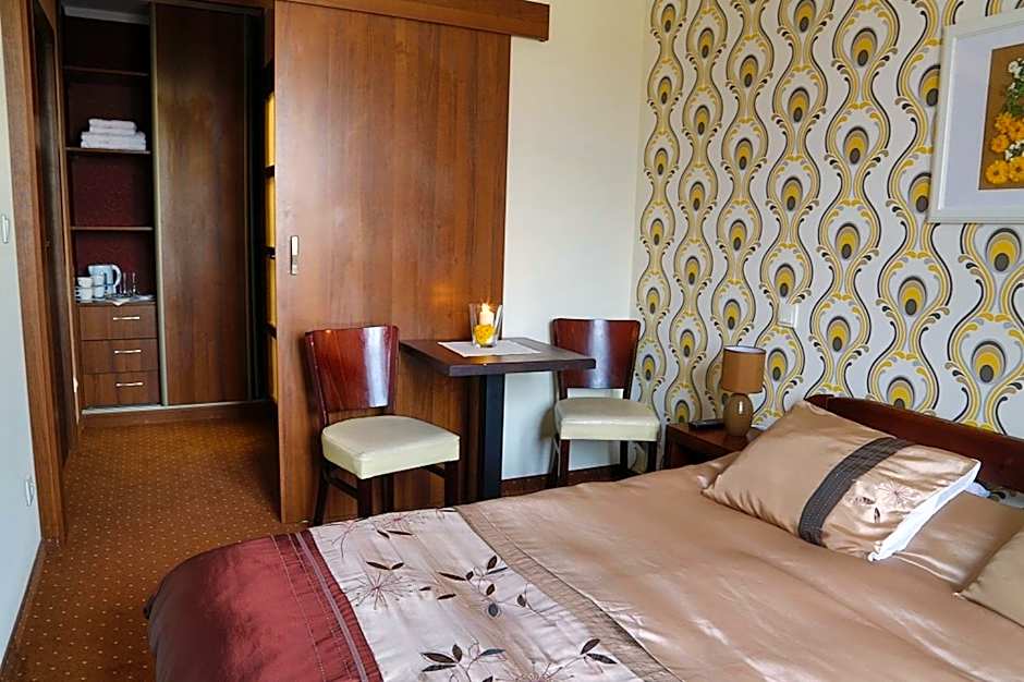 Pod Wzgórzem Bed & Breakfast