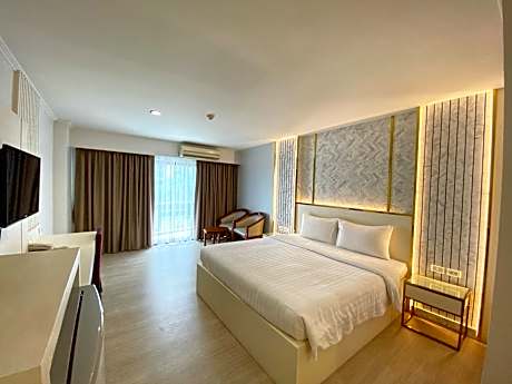 Deluxe Double Room with Pool Access