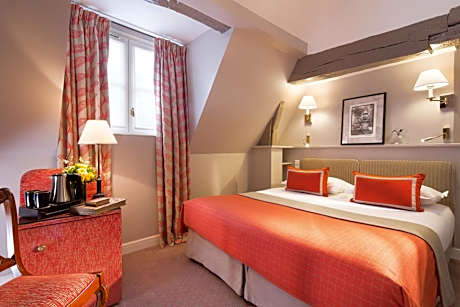 Two Connecting Double Rooms (5 guests)