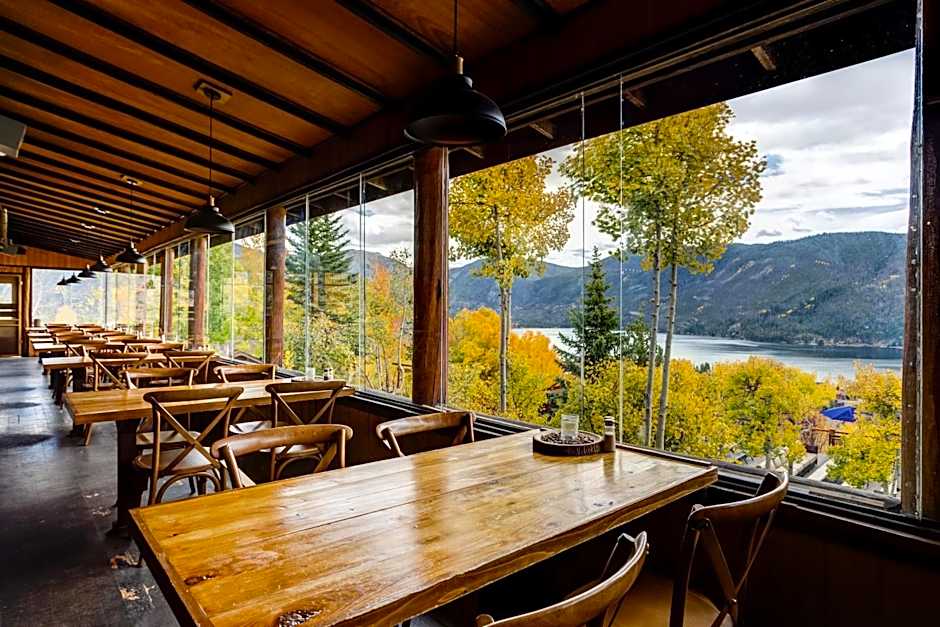 Grand Lake Lodge