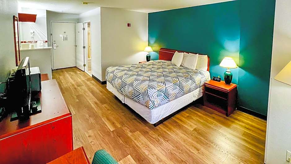 Studio 6 Suites Portland, OR Downtown OHSU