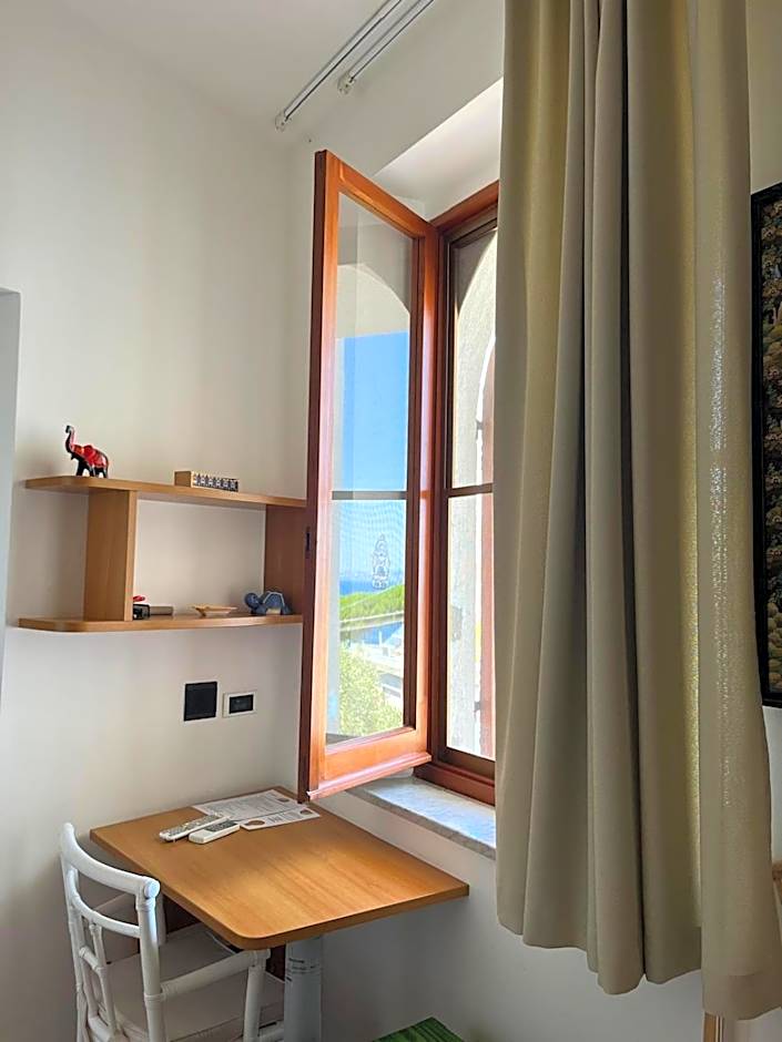 VelaLatina Residence B&B Soverato - Camera Maestrale & Camera Tramontana