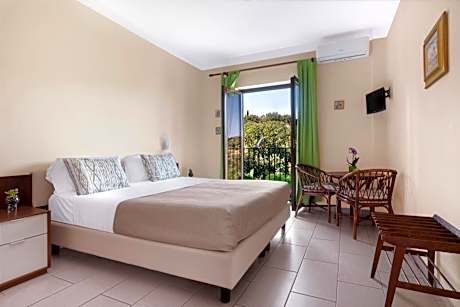 Double Room with Garden View