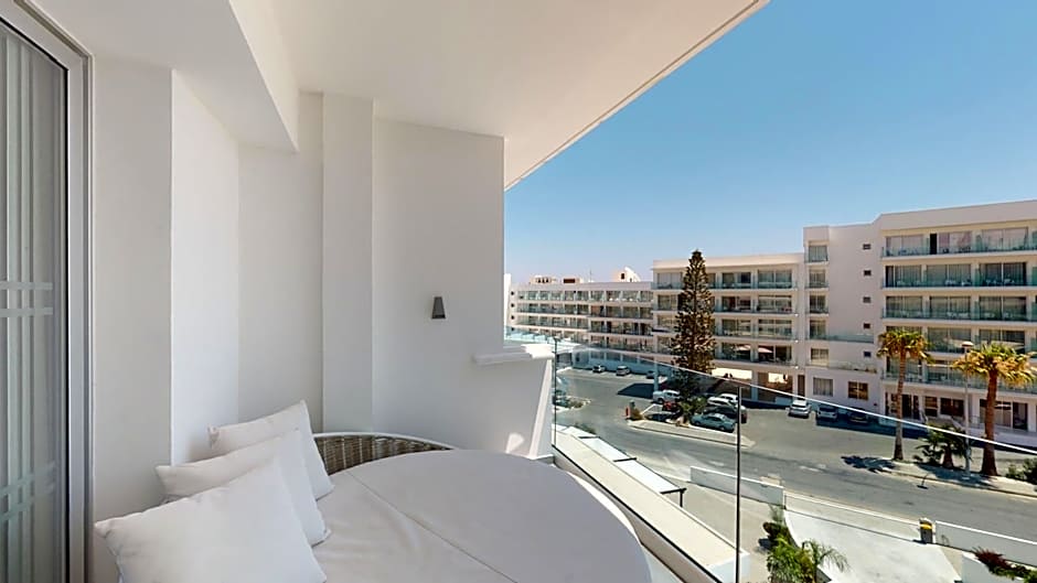 The Blue Ivy Hotel & Suites