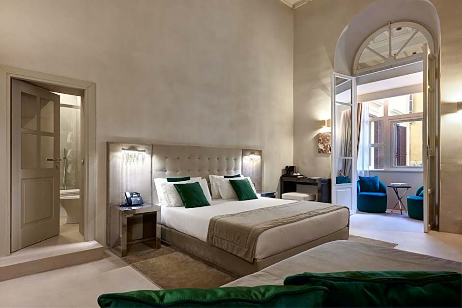 Terrace Pantheon Relais