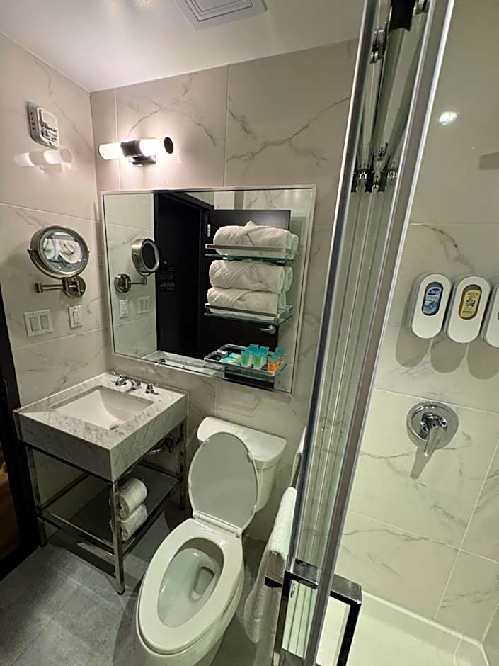 Hotel Mirage Brooklyn