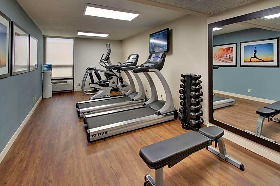 Best Western Plus Indianapolis North at Pyramids