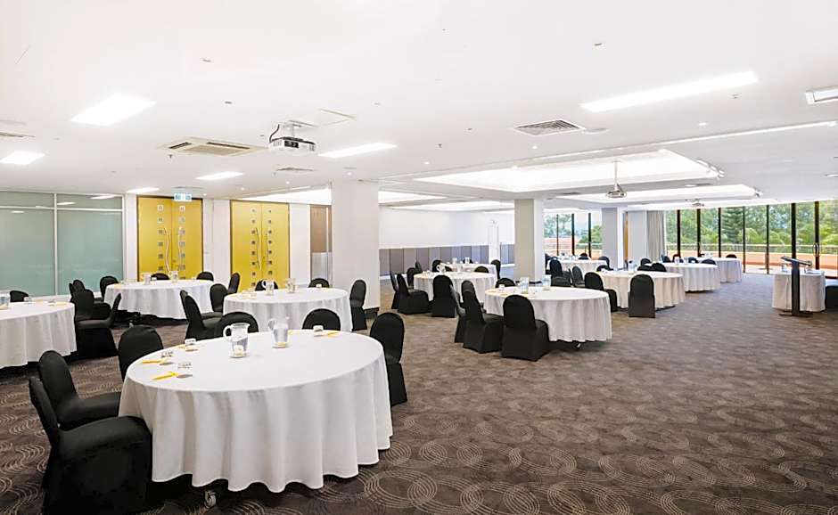 voco Gold Coast By IHG