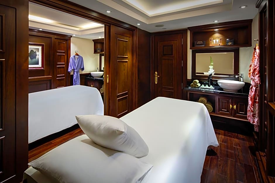 Paradise Elegance Cruise Halong