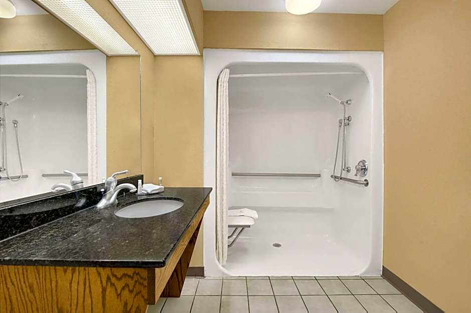 Baymont by Wyndham Warner Robins