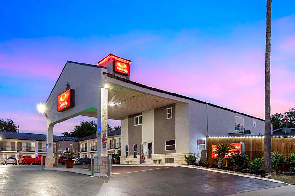 Econo Lodge Inn & Suites Near Lackland AFB