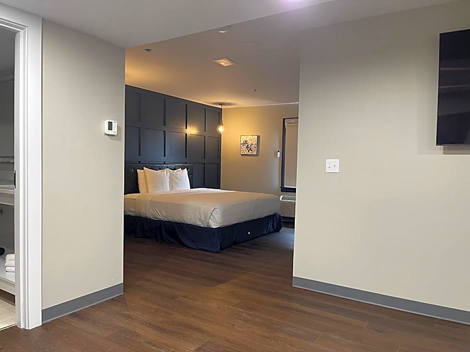 Chateau Hotel and Conference Center