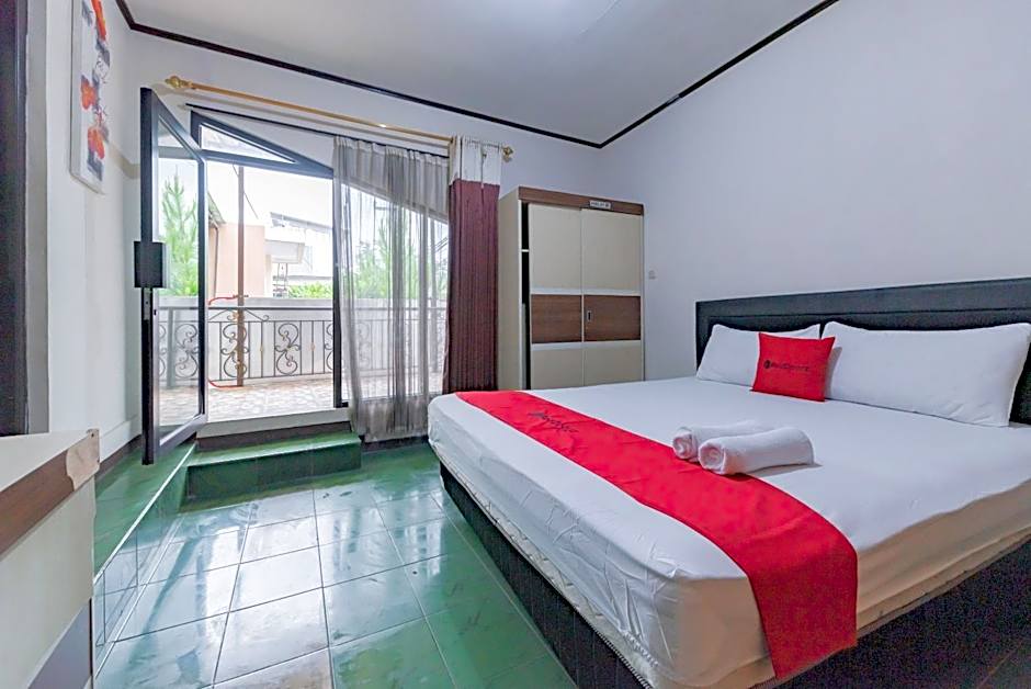 RedDoorz near Cikole Lembang