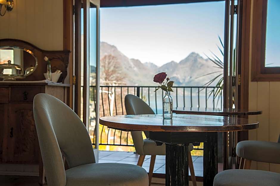 Queenstown House Bed & Breakfast and Apartments
