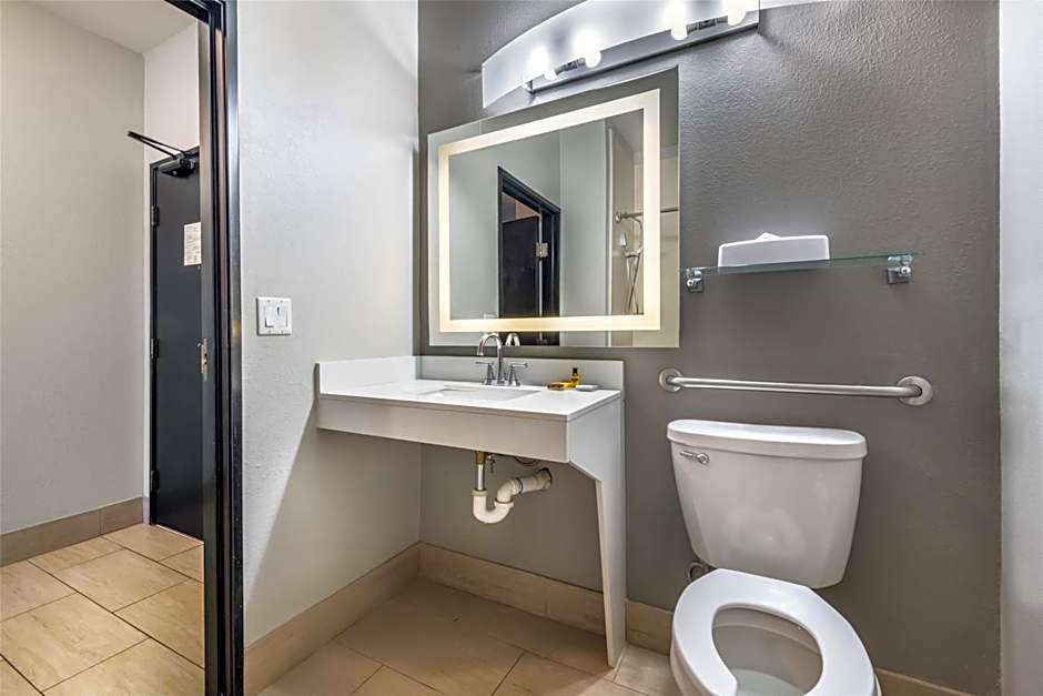 Best Western Plus Liberal Hotel & Suites