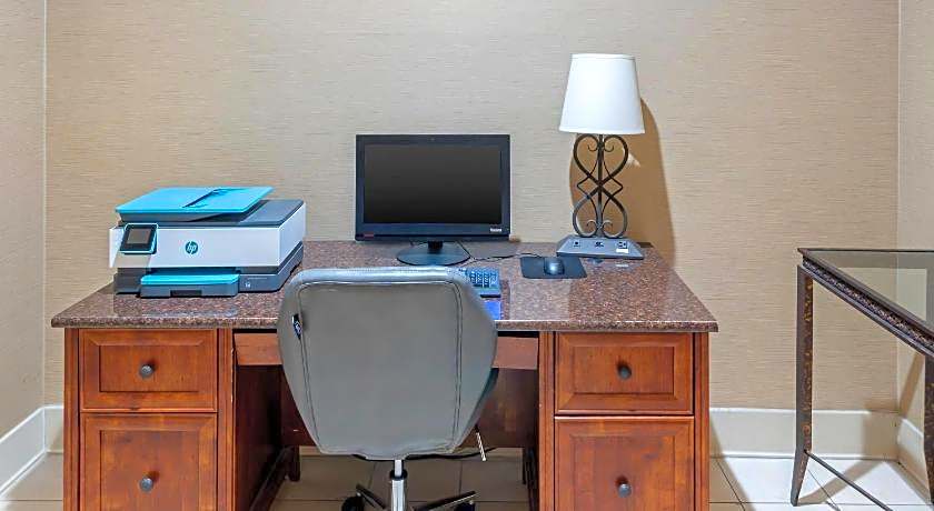 Comfort Suites Normal University area