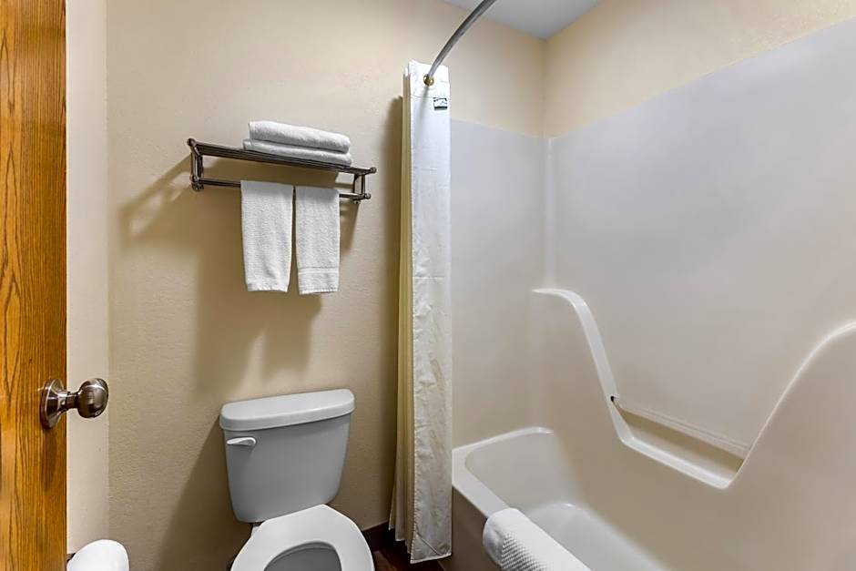 Travel Inn and Suites