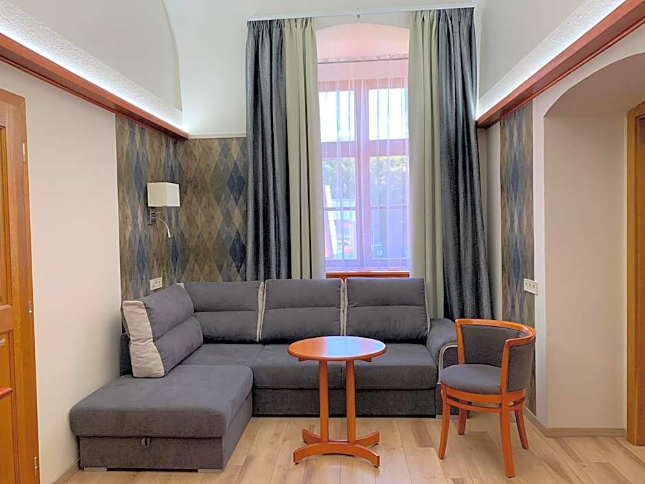 Gizella Hotel and Restaurant