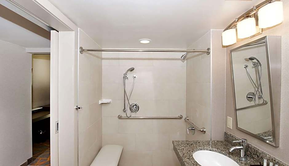 Embassy Suites by Hilton Cincinnati Northeast Blue Ash