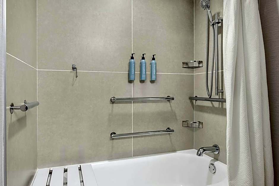 Courtyard by Marriott Hamilton