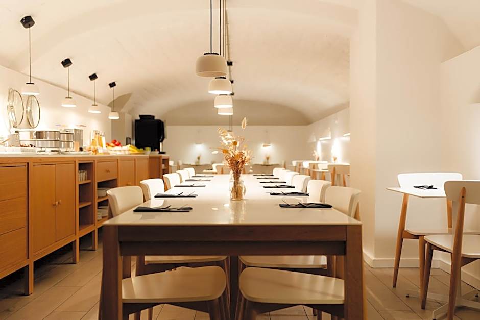 9Hotel Republique