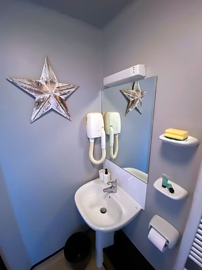 Bay view rooms at Mentone Hotel