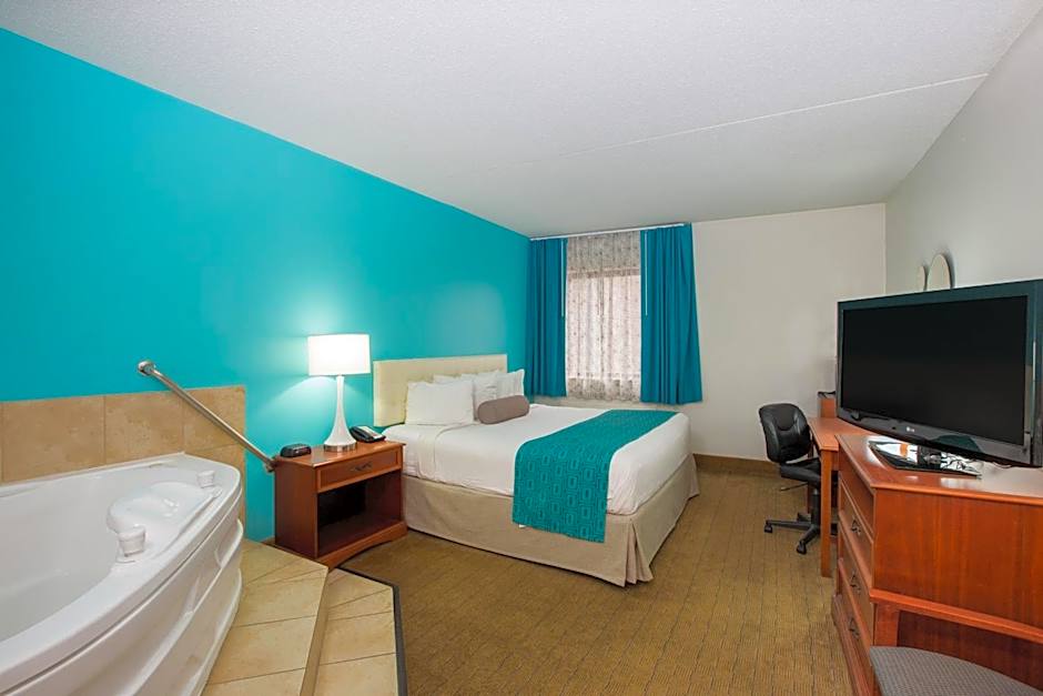 Howard Johnson by Wyndham Evansville East
