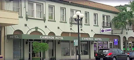 OYO Historic Cameron Hotel Brownsville I-69E