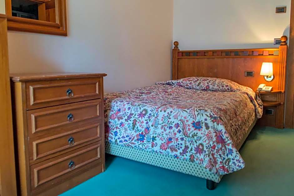 Photo 1 of 3 of Single Room