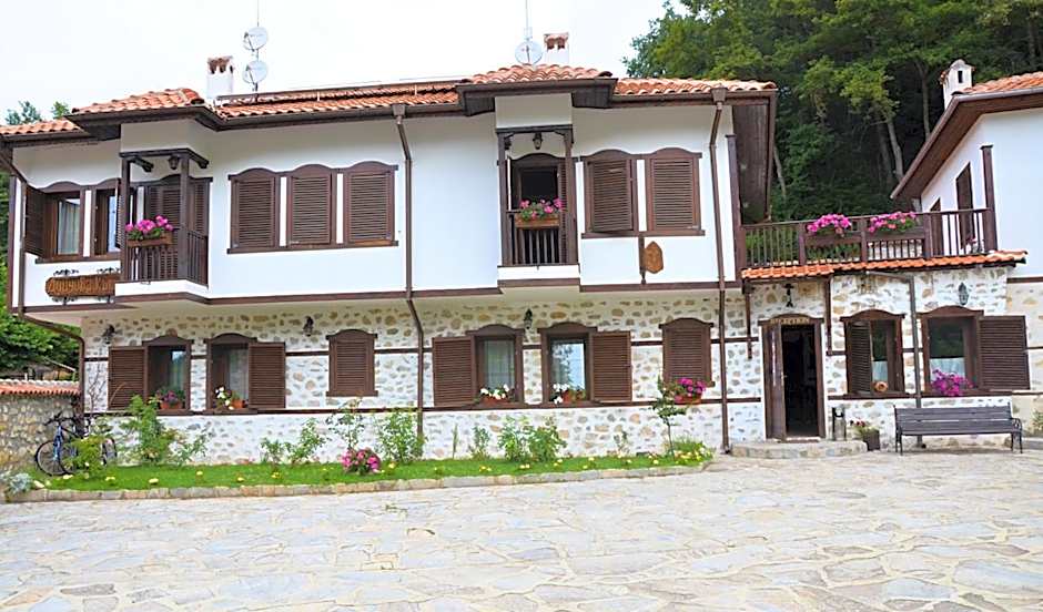Family Hotel Dinchova kushta