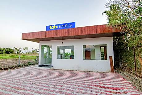 FabHotel Corbett Tiger Resort