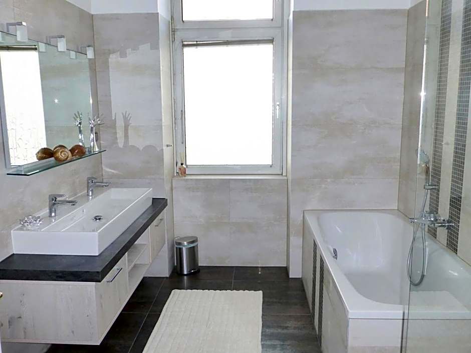 Rooms & Apartments near Zoologischer Garten