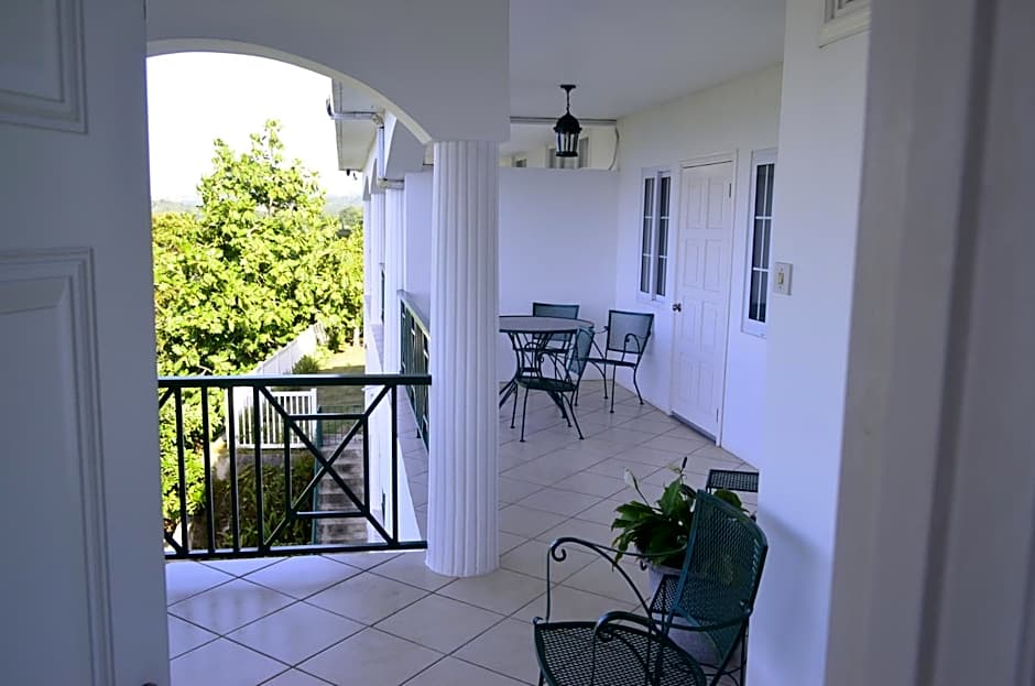 Pink Rock Inn Bed and Breakfast