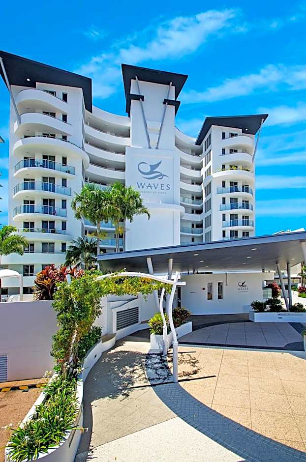 Waves Maroochy River