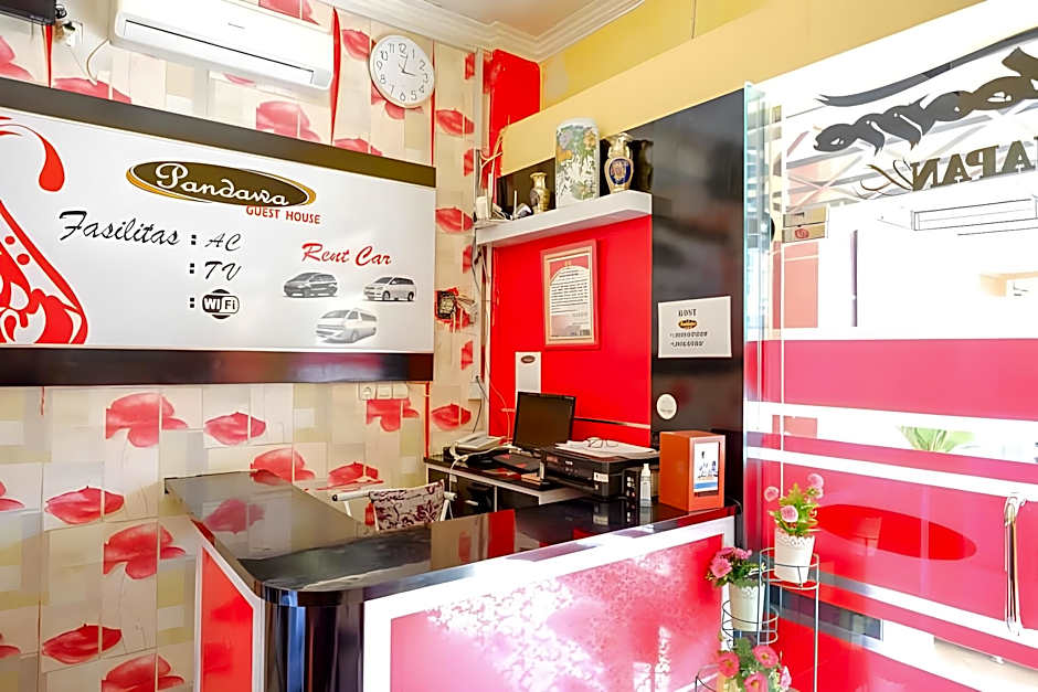 Pandawa Guest House @ Ngaliyan Square Mitra RedDoorz